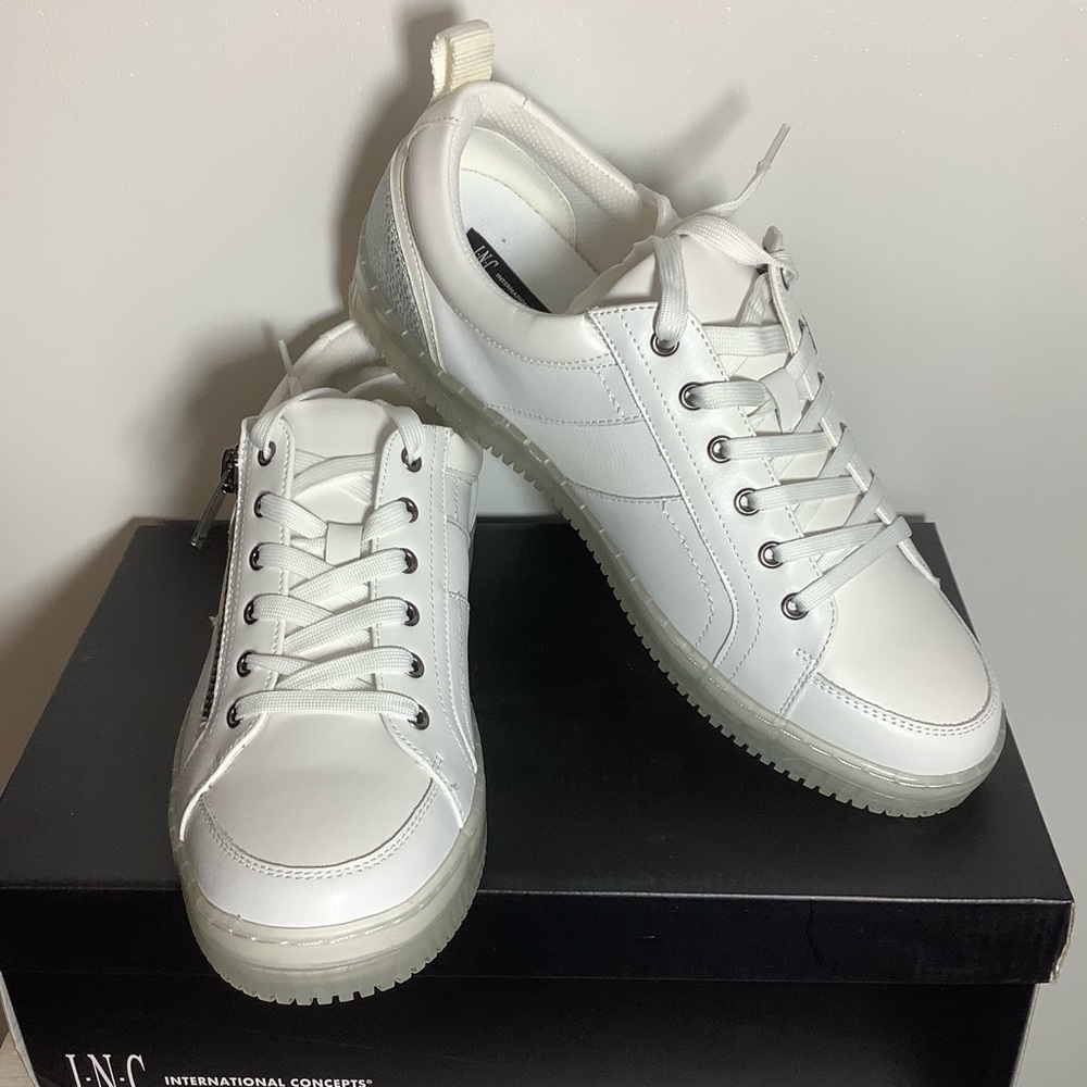 INC INTERNATIONAL CONCEPTS  ZEPP JOGGER SNEAKERS